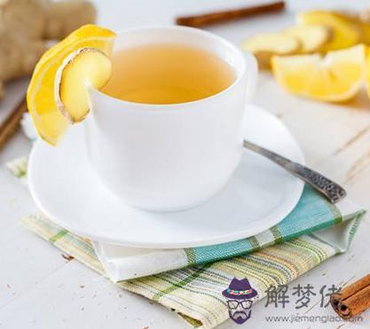 睡覺前喝蜂蜜水好嗎:睡覺前喝蜂蜜水有什麼好處與壞處?