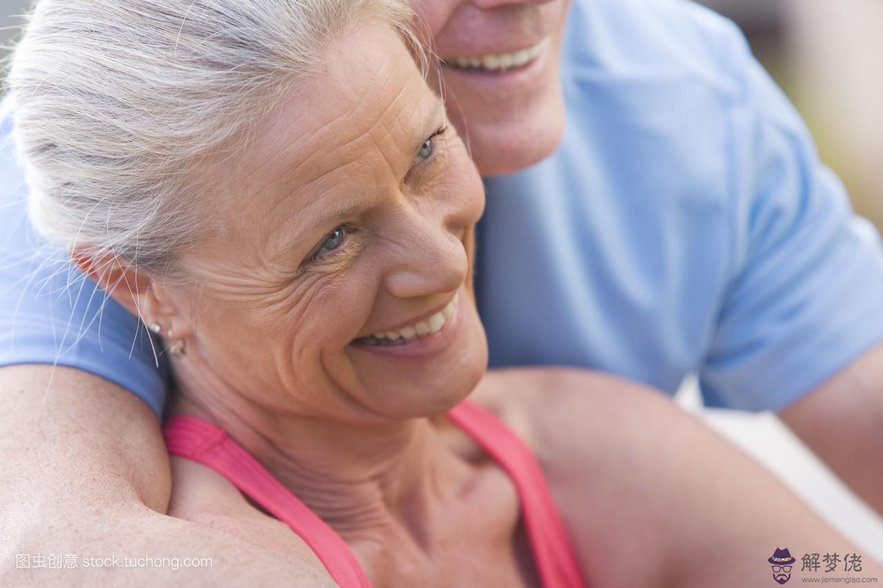 女人夢見自己懷孕:已婚女人夢見蛇預示什麼