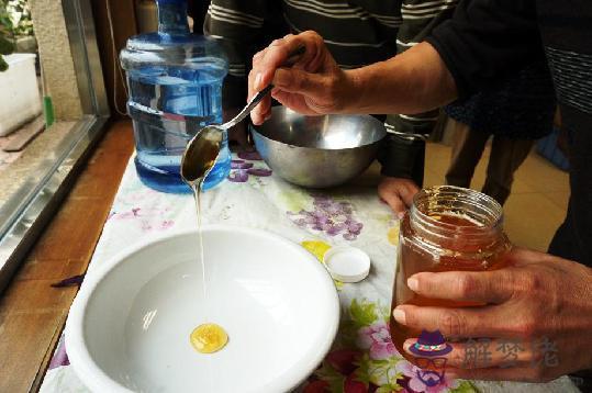 怎樣鑒別真假蜂蜜:怎樣鑒別蜂蜜的真假及品質?