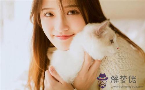 笑起來最迷人的星座女:摩羯座和什麼星座比較配？