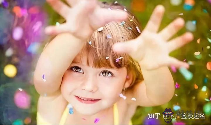水屬性的字女孩名字:適合女孩名字的字 金屬性的和水屬性的組合，謝謝告訴我一下