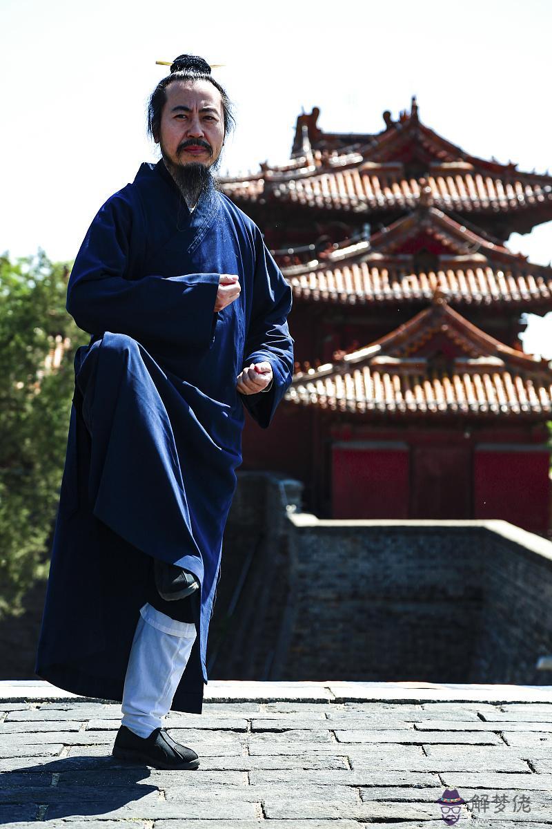 自己的命被算命的改了 算命就是以命換命