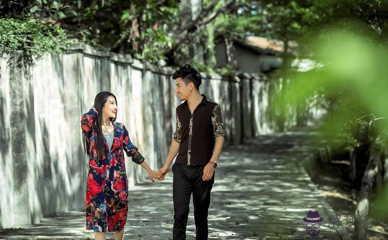 屬雞男和屬牛女的婚姻配嗎 屬雞和屬牛的適合做夫妻嗎