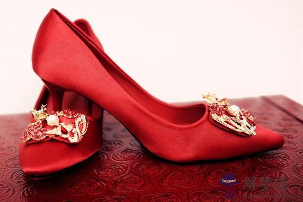 本命年送紅內褲的禁忌有哪些 本命年還可以送什麼禮物